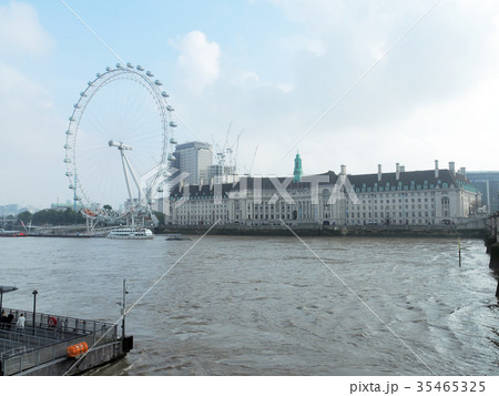 テムズ河畔（イギリス・ロンドン） 35465325