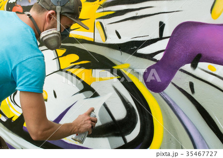 Graffiti. Graffiti. 35467727