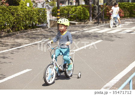 自転車の練習 35471712