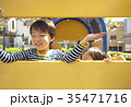公園で遊ぶ子供達 35471716