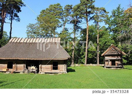 伝統建築の農家　タリン　エストニア　バルト3国　ヨーロッパ 35473328