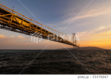 夕焼けの明石海峡大橋 夕焼けの明石海峡大橋 35476687