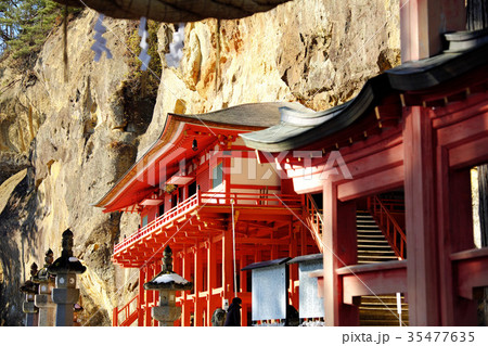 冬の平泉　達谷窟毘沙門堂（たっこくのいわやびしゃもんどう） 35477635