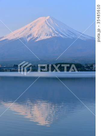 河口湖畔からの春の風景-778176 35485610