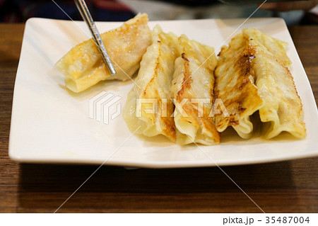 焼きギョーザ 焼きギョウザ 焼き餃子 35487004