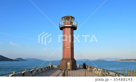 高松港の赤灯台１ 35488143