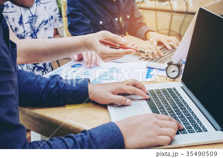 Startup business Co-work team meeting working Startup business Co-work team meeting working 35490509