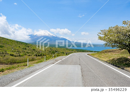 山中湖パノラマ台から望む富士山 35496229