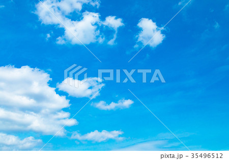 晩夏の空 秋の空 雲 コピースペース 広いコピースペース 汎用的な空のタグ 晩夏の空 秋の空 雲 コピースペース 広いコピースペース 汎用的な空のタグ 35496512