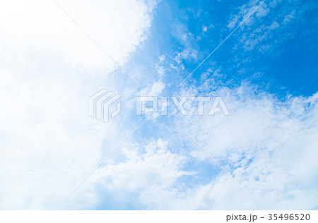 晩夏の空 秋の空 雲 コピースペース 広いコピースペース 汎用的な空のタグ 晩夏の空 秋の空 雲 コピースペース 広いコピースペース 汎用的な空のタグ 35496520