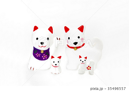 新年イメージ 干支戌の置物  35496557