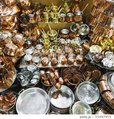 Traditional iranian market, metal souvenires, Iran Traditional iranian market, metal souvenires, Iran 35497455