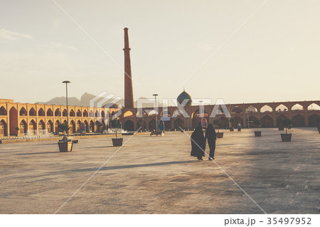 Sheikh Lotfollah Mosque at Naqhsh-e Jahan Square 35497952