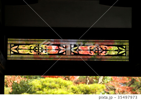 仁和寺北庭を望む宸殿廊下の欄間 35497973