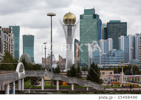Bayterek tower is the main symbol of Kazakhstan 35498490