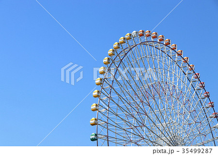 横浜みなとみらいの観覧車 35499287