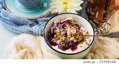 Breakfast bowl of yogurt and quark 35499586
