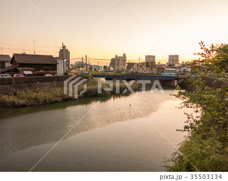 夕暮れの呼続橋 35503134