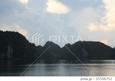 ベトナム・ハロン湾 35506752