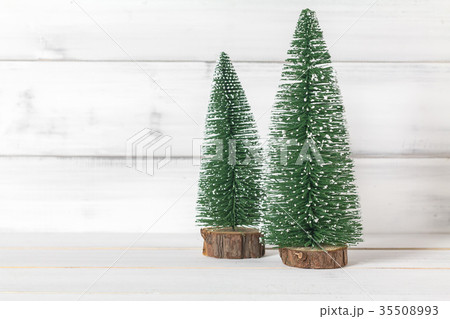 Christmas tree on white wood 35508993
