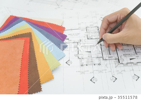 architects hands drawing of modern house architects hands drawing of modern house 35511578