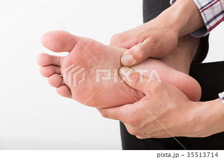 男性の足 35513714