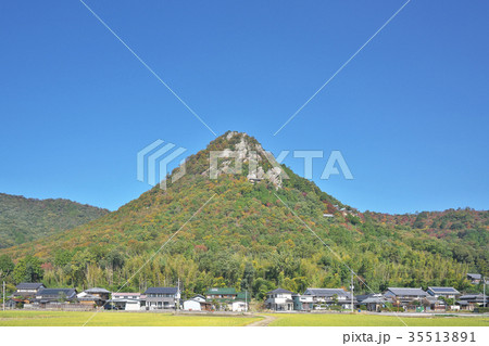 秋が山から下りて来る 35513891