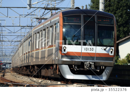 西武線を走る東京メトロ10000系 西武線を走る東京メトロ10000系 35522376
