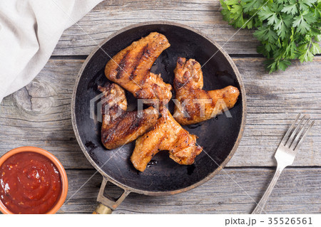 Grilled chicken wings Grilled chicken wings 35526561
