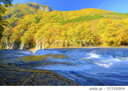 紅葉の吹割の滝 35530004