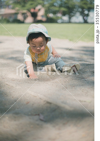 1 year old 1 year old 35530779