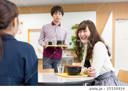 大学生　学食　 35530934