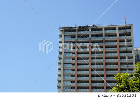 マンションの大規模修繕風景 35531201