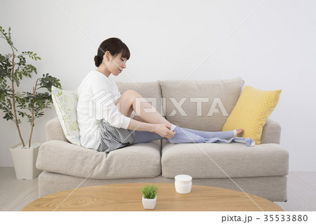 むくみ対策　女性 35533880