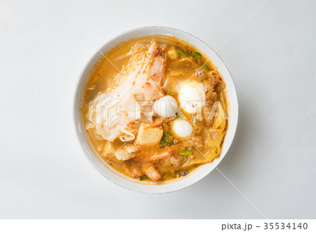 Top view spicy TOM YAM pork isolated clipping path Top view spicy TOM YAM pork isolated clipping path 35534140