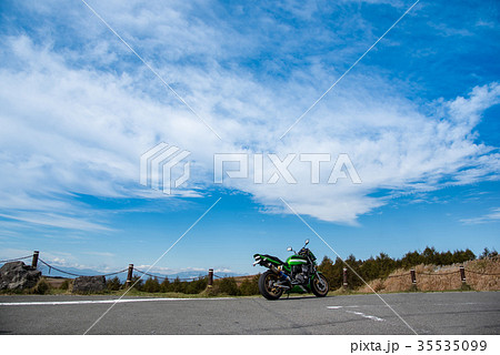 秋の長野 霧ヶ峰 富士見台駐車場のオートバイ 秋の長野 霧ヶ峰 富士見台駐車場のオートバイ 35535099