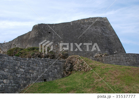 勝連城跡　三の郭石垣 35537777