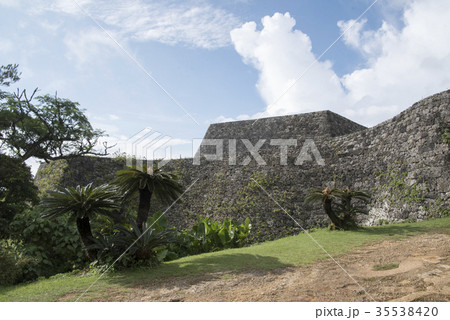 座喜味城跡　城壁 35538420