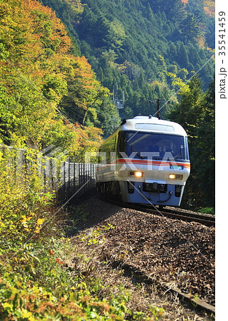 紅葉の高山本線 紅葉の高山本線 35541459