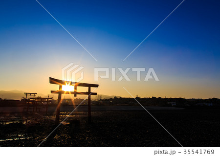 海中鳥居の夕陽 佐賀県 太良町 海中鳥居の夕陽 佐賀県 太良町 35541769
