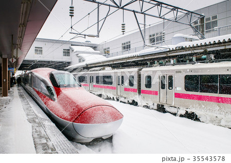 Komachi Shinkansen in winter at Akita Station 35543578