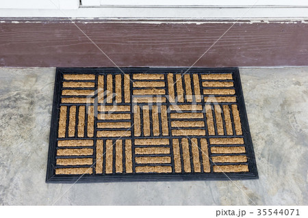 Coconut fiber mat on Cement floor 35544071