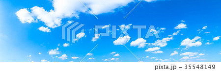 雲　積雲　青い空　白い雲　秋の空　冬の空　背景用素材　クラウド　青空　合成用背景 35548149