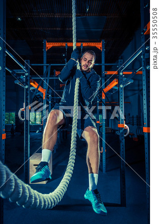 Crossfit athlete with a rope 35550508