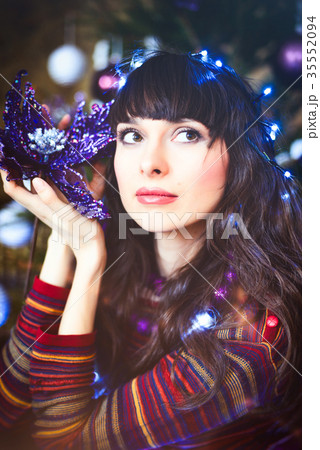Beauty glamor Woman celebrating Christmas Beauty glamor Woman celebrating Christmas 35552094