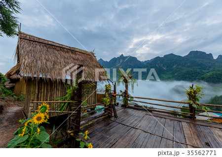 Hut and Doi Luang Mountain in Chiang Dao 35562771