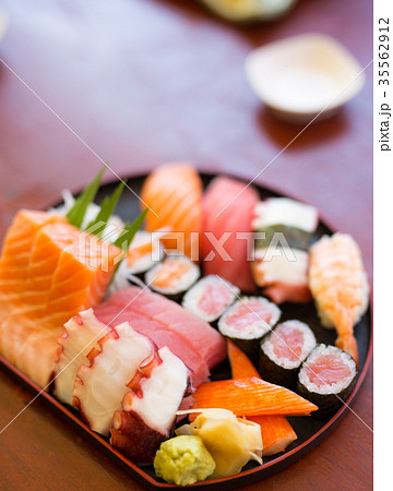Japanese Cuisine - Sushi Set 35562912
