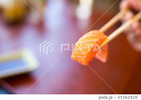 salmon sashimi , japanese food 35562920