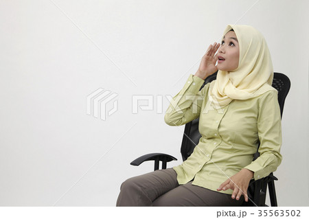 surprise business woman 35563502