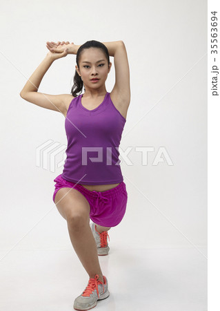 woman exercise 35563694